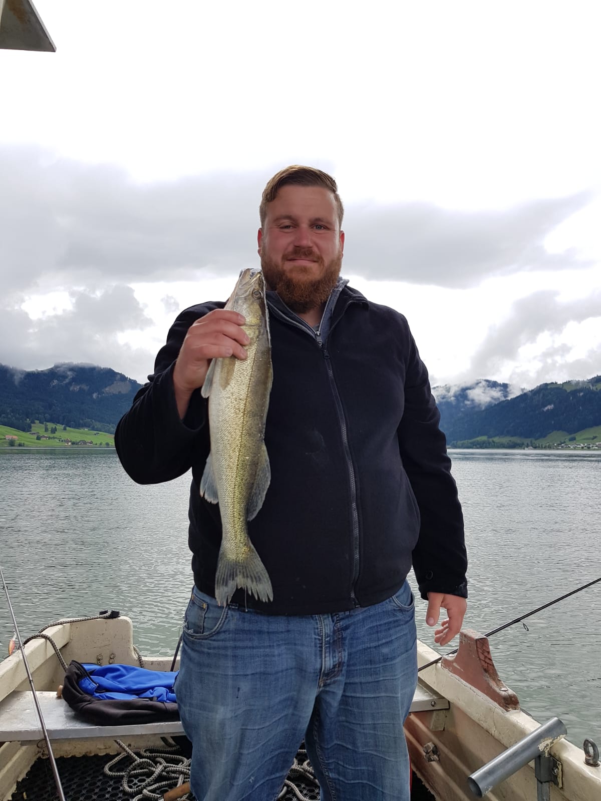 Fischer mit seinem Fang